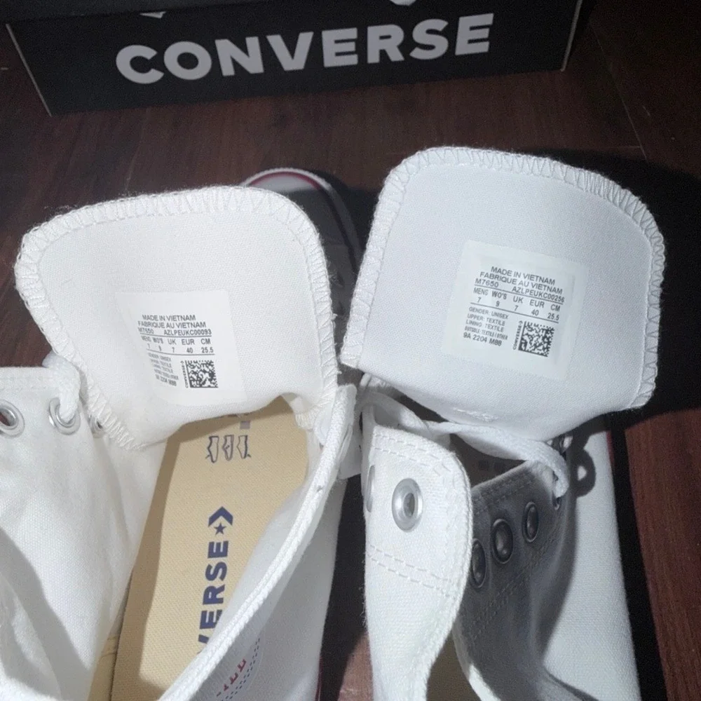 Converse Chuck Taylor All Star High Tops White Canvas Sneakers Men's 7 Women's 9